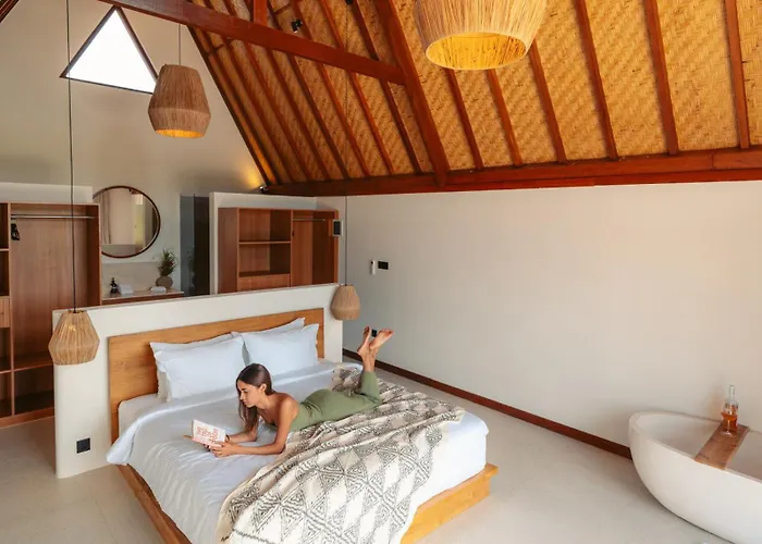 Treetop 3 - Panoramic 3 Storey Villa, 3 Mins To Bingin Villa *