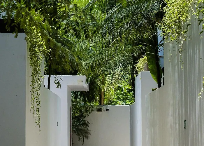 Treetop 3 - Panoramic 3 Storey Villa, 3 Mins To Bingin Villa