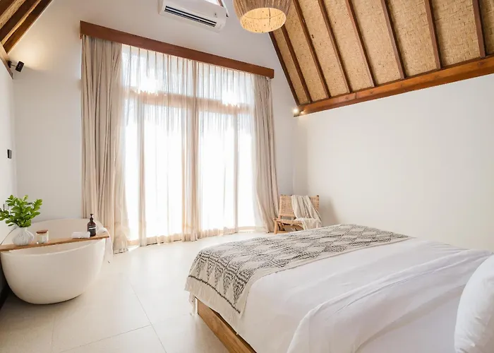 Treetop 3 - Panoramic 3 Storey Villa, 3 Mins To Bingin Villa