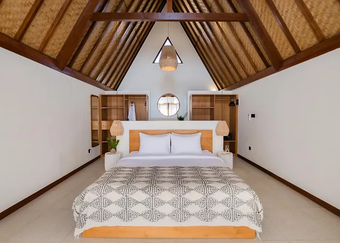 Treetop 3 - Panoramic 3 Storey Villa, 3 Mins To Bingin *