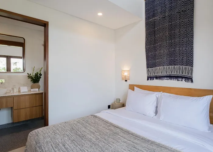 Treetop 3 - Panoramic 3 Storey Villa, 3 Mins To Bingin *