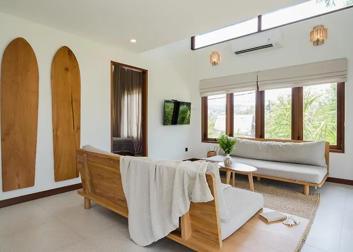 Treetop 3 - Panoramic 3 Storey Villa, 3 Mins To Bingin Villa *